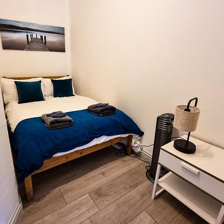 Newly Refurbished Flat In Central Cheltenham With Parking Extérieur photo