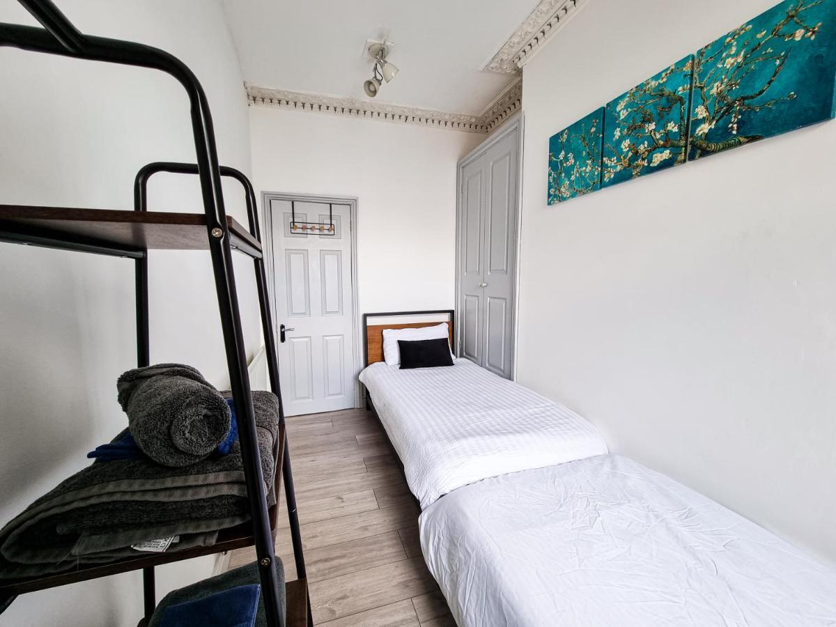 Newly Refurbished Flat In Central Cheltenham With Parking Extérieur photo