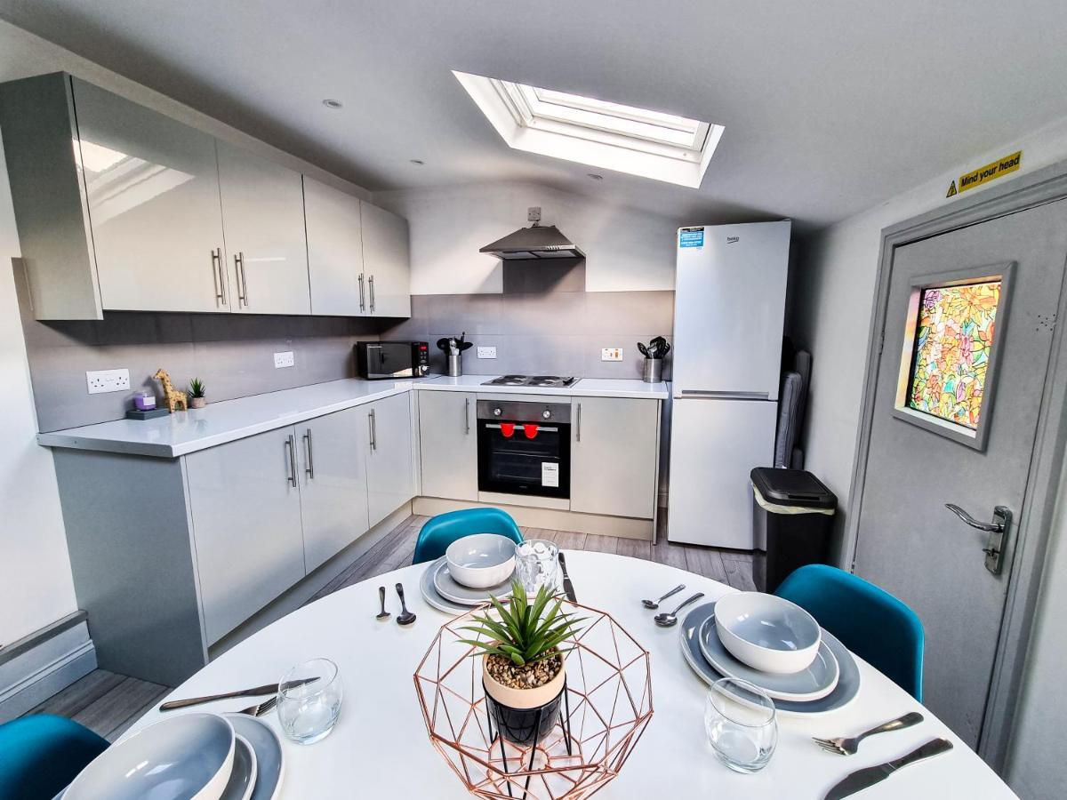 Newly Refurbished Flat In Central Cheltenham With Parking Extérieur photo