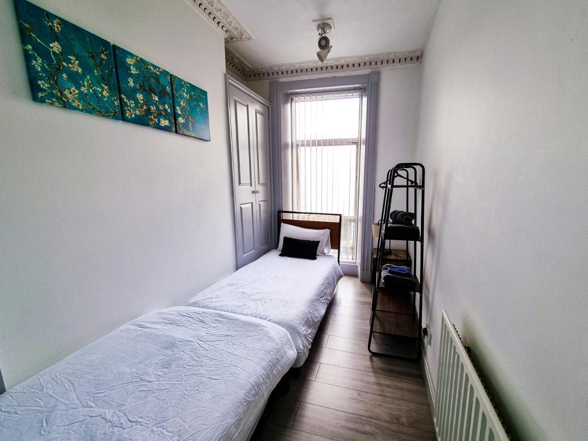 Newly Refurbished Flat In Central Cheltenham With Parking Extérieur photo